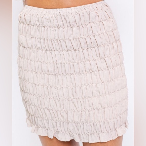 Lelis Collection Smocked Mini Skirt ✨ - Picture 3 of 3